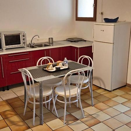 Hotel Et Residence De La Transhumance Saint-Martin-de-Crau Εξωτερικό φωτογραφία