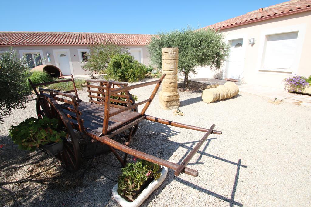 Hotel Et Residence De La Transhumance Saint-Martin-de-Crau Εξωτερικό φωτογραφία