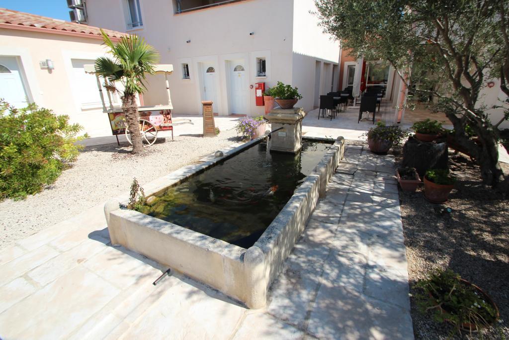 Hotel Et Residence De La Transhumance Saint-Martin-de-Crau Εξωτερικό φωτογραφία