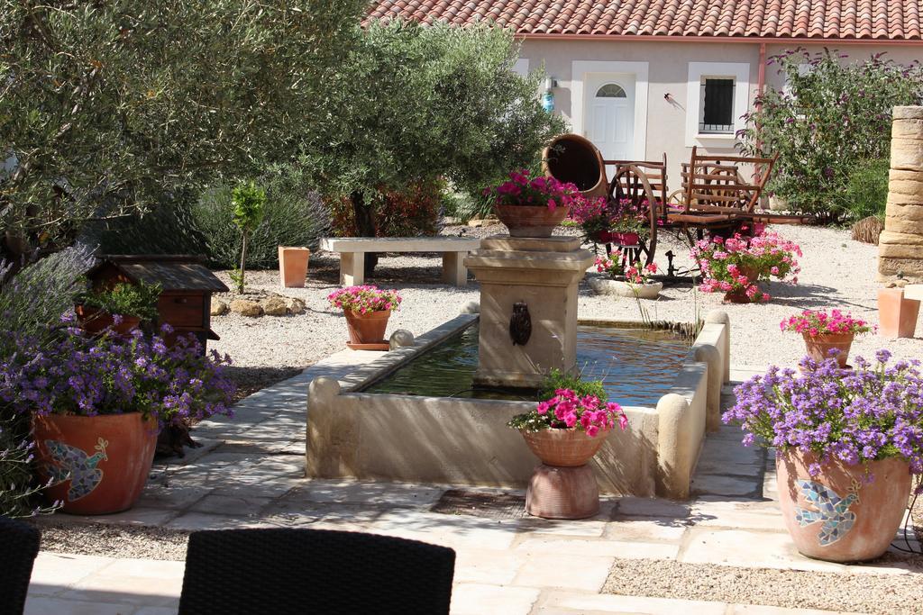 Hotel Et Residence De La Transhumance Saint-Martin-de-Crau Εξωτερικό φωτογραφία