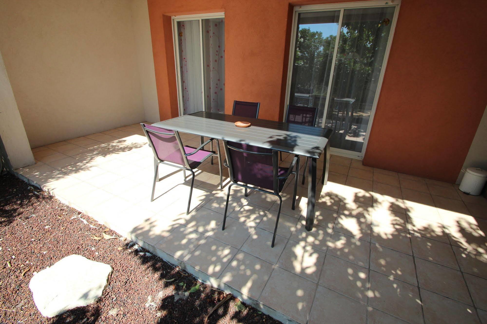 Hotel Et Residence De La Transhumance Saint-Martin-de-Crau Εξωτερικό φωτογραφία