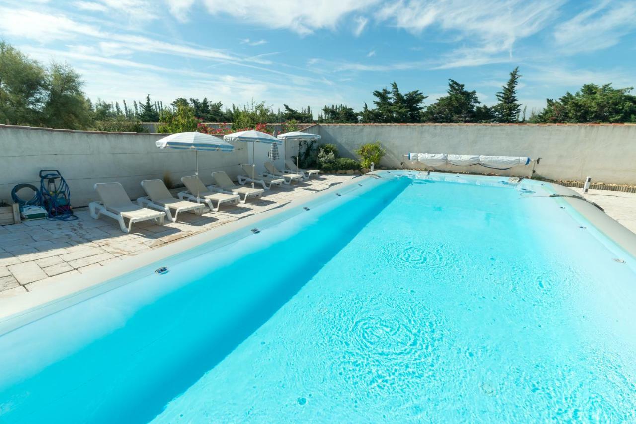 Hotel Et Residence De La Transhumance Saint-Martin-de-Crau Εξωτερικό φωτογραφία